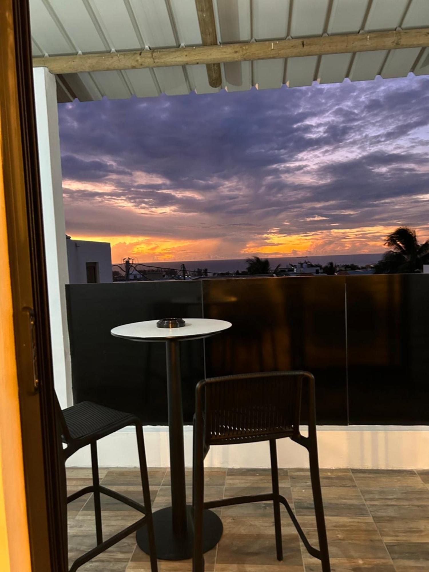 Amazing Sunset View Rooftop. Flic-en-Flacq エクステリア 写真